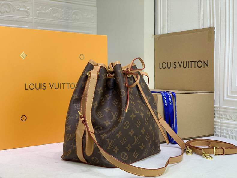 LV Bucket bag M4222401