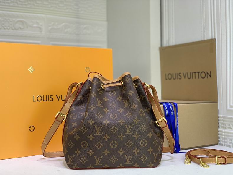 LV Bucket bag M4222401