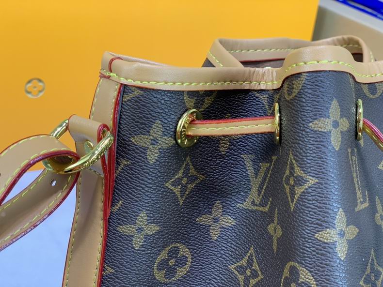 LV Bucket bag M4222401