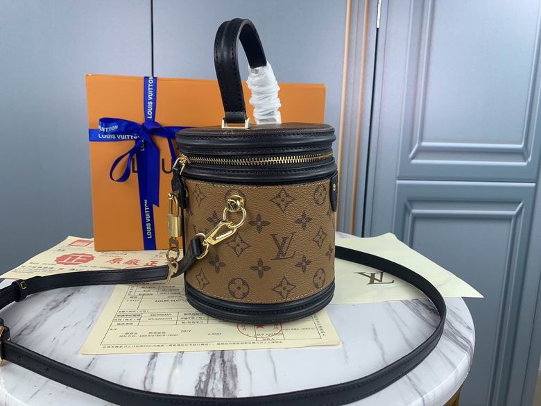 LV Bucket bag M43986