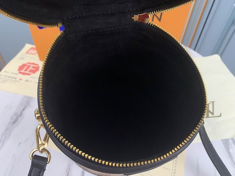 LV Bucket bag M43986