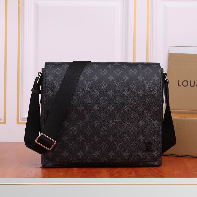 LV BAG District M44001 31x27x8cm ww