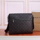 LV BAG District M44001 31x27x8cm ww