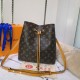 LV Bucket bag M44022