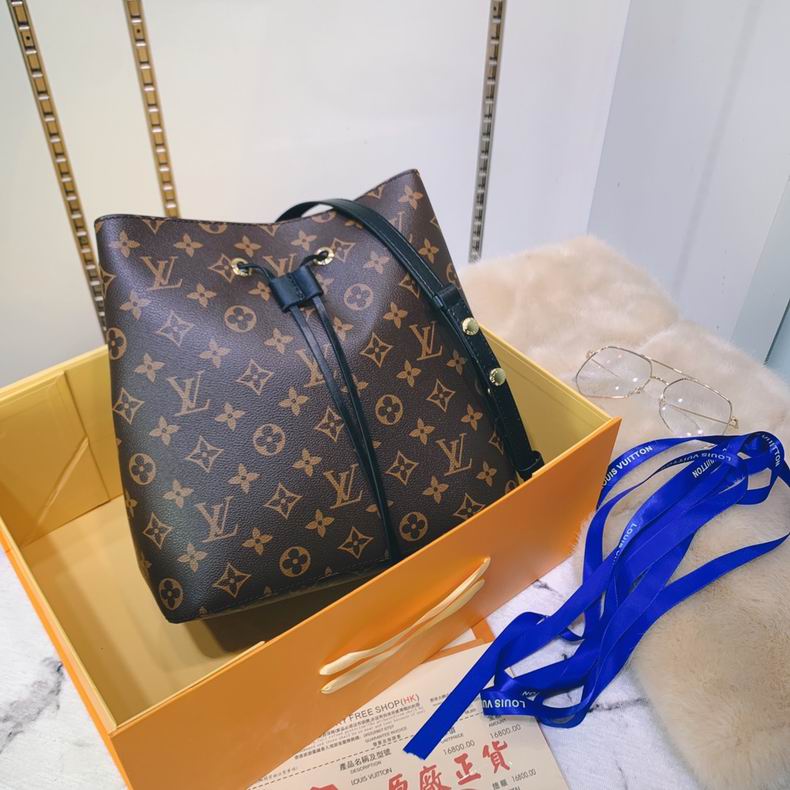 LV Bucket bag M4402201