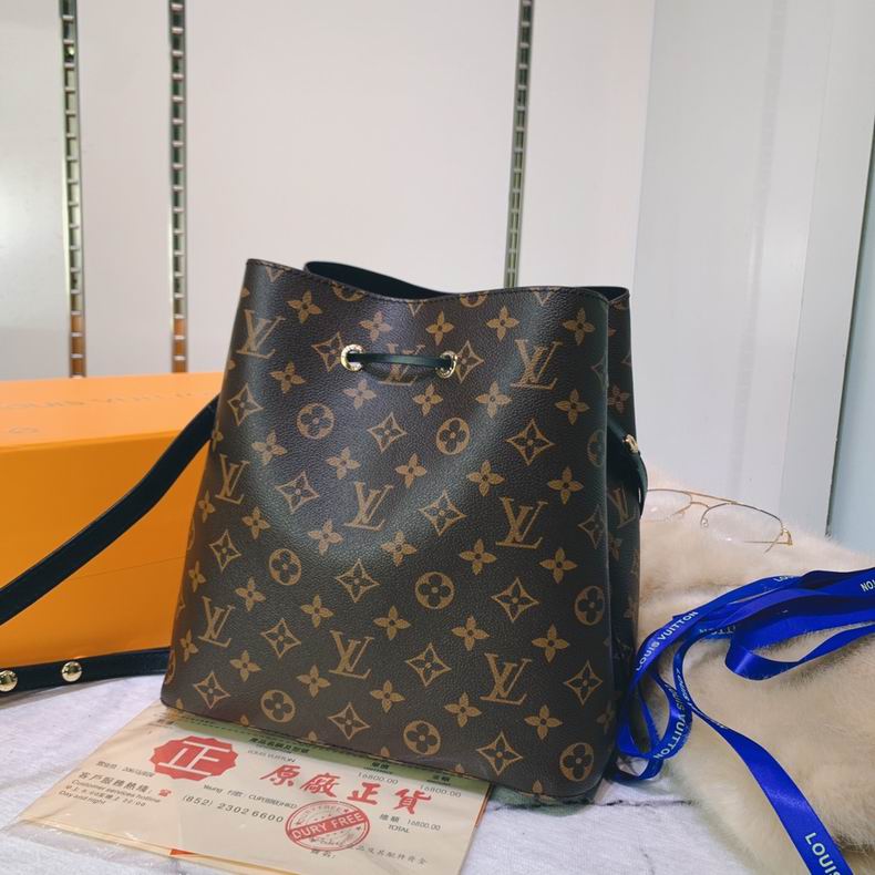 LV Bucket bag M4402201