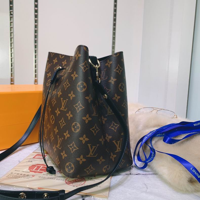 LV Bucket bag M4402201