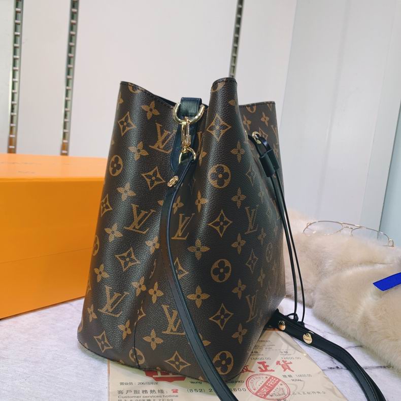 LV Bucket bag M4402201