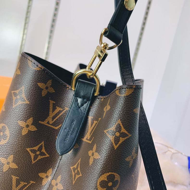 LV Bucket bag M4402201