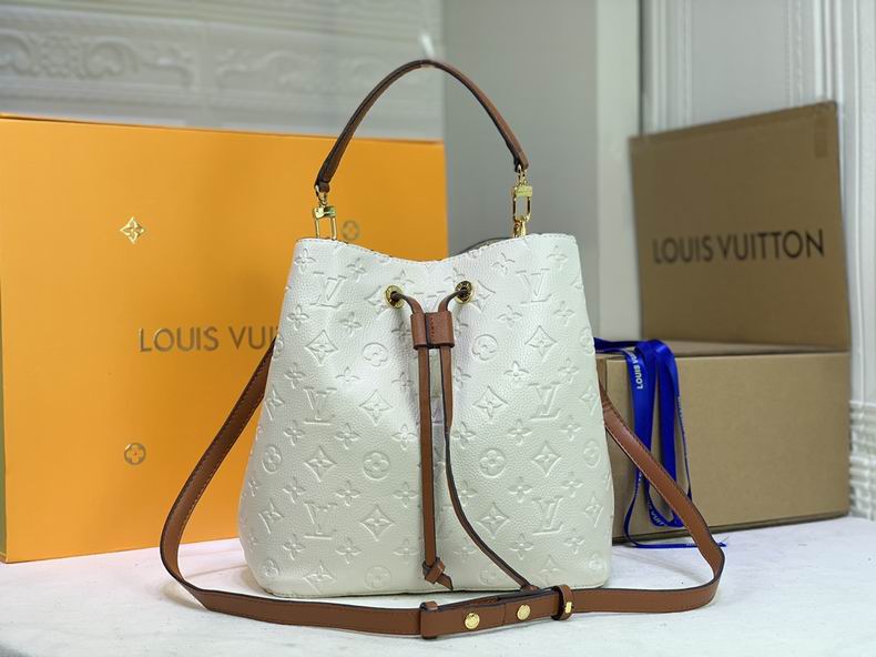 LV Bucket bag M44022013