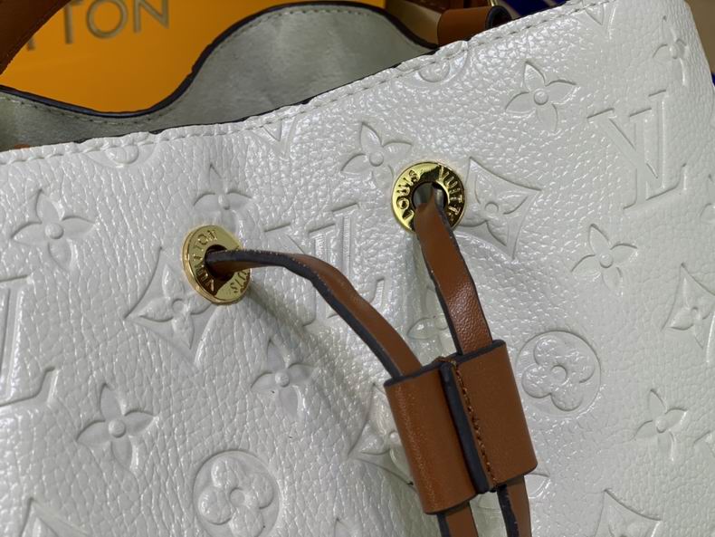 LV Bucket bag M44022013