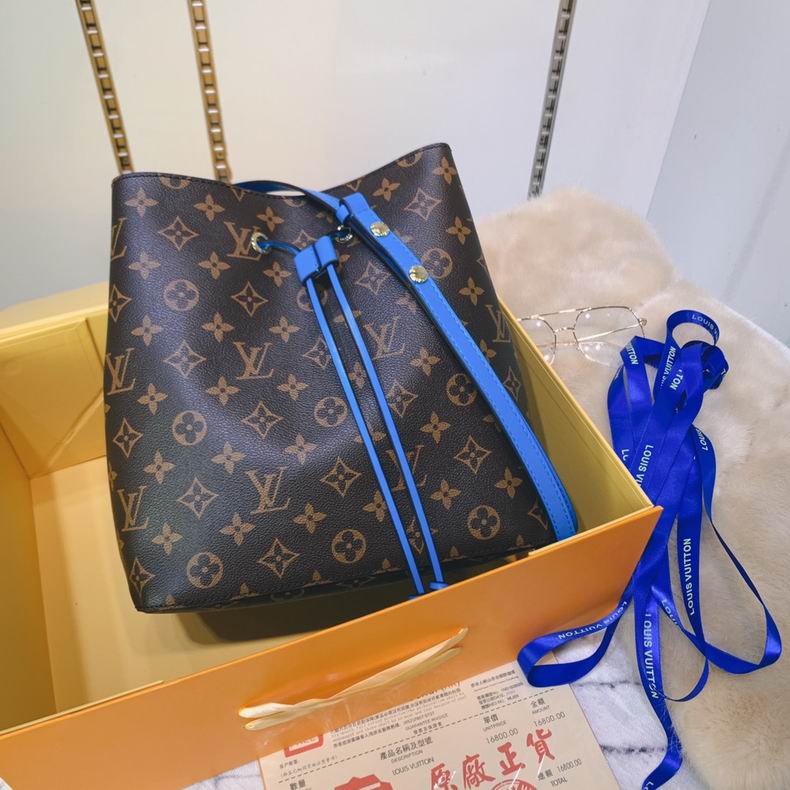 LV Bucket bag M4402202