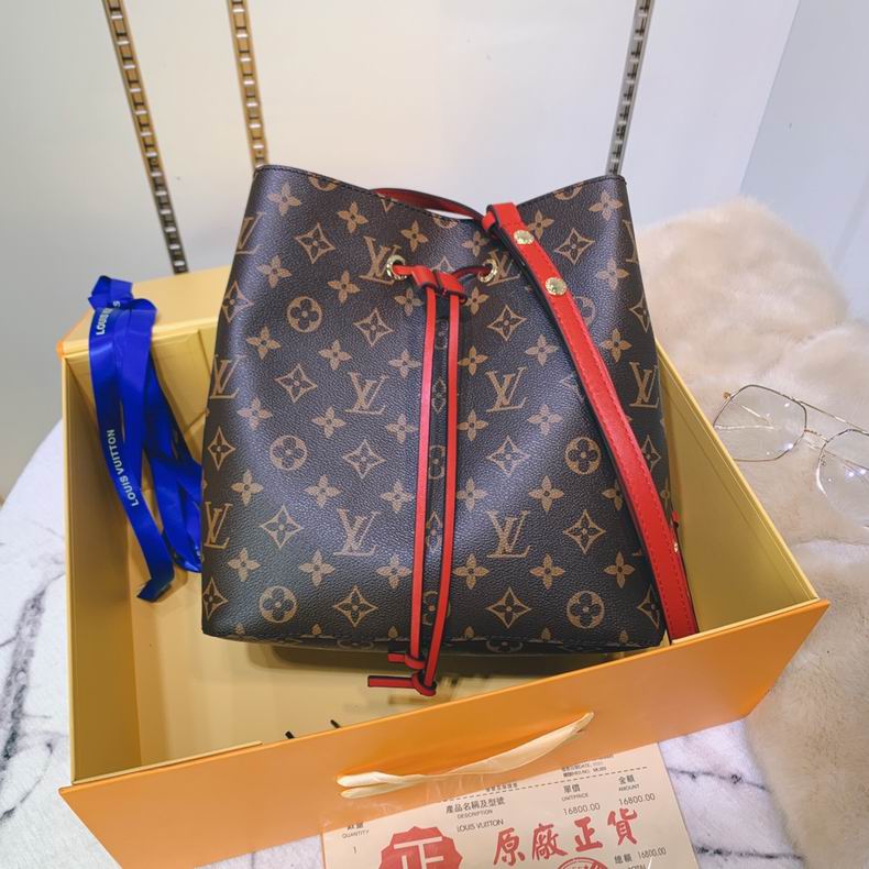 LV Bucket bag M4402204