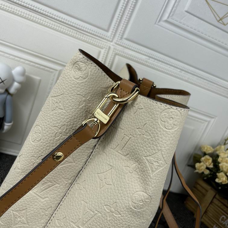 LV BAG Neo M44022 26x22x27cm cs