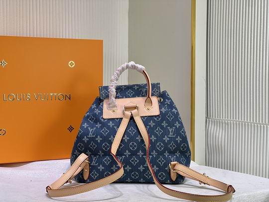 LV Backpack M44460 19x30x28cm cs