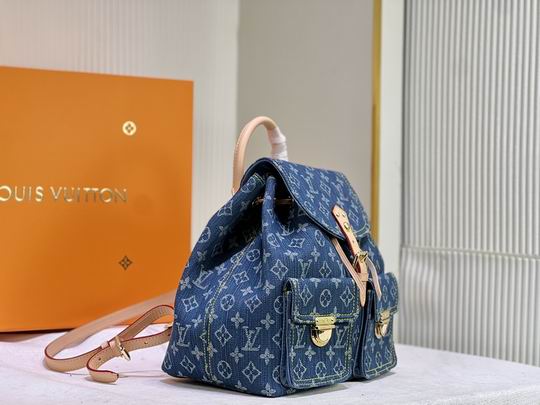 LV Backpack M44460 19x30x28cm cs