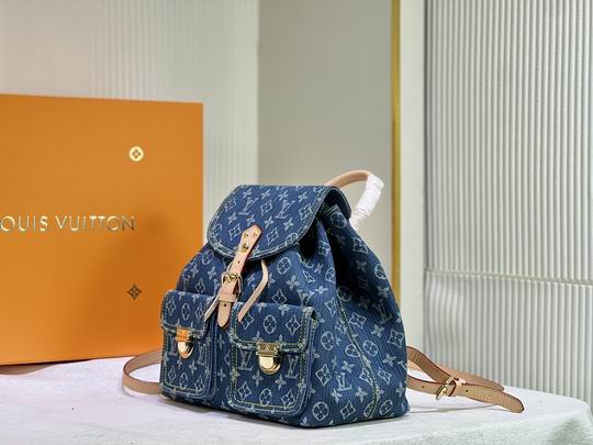 LV Backpack M44460 19x30x28cm cs