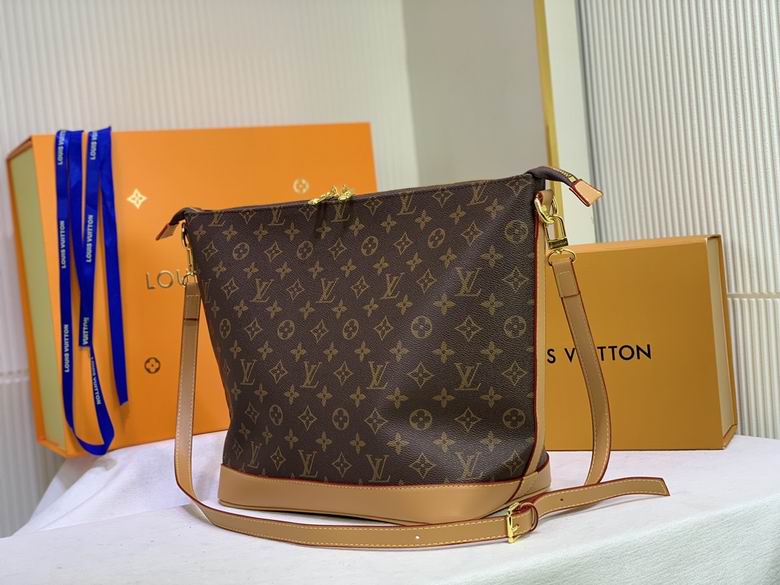 LV Bucket bag M44488