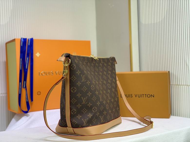 LV Bucket bag M44488