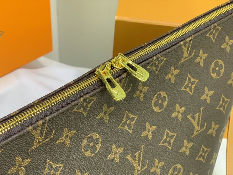 LV Bucket bag M44488