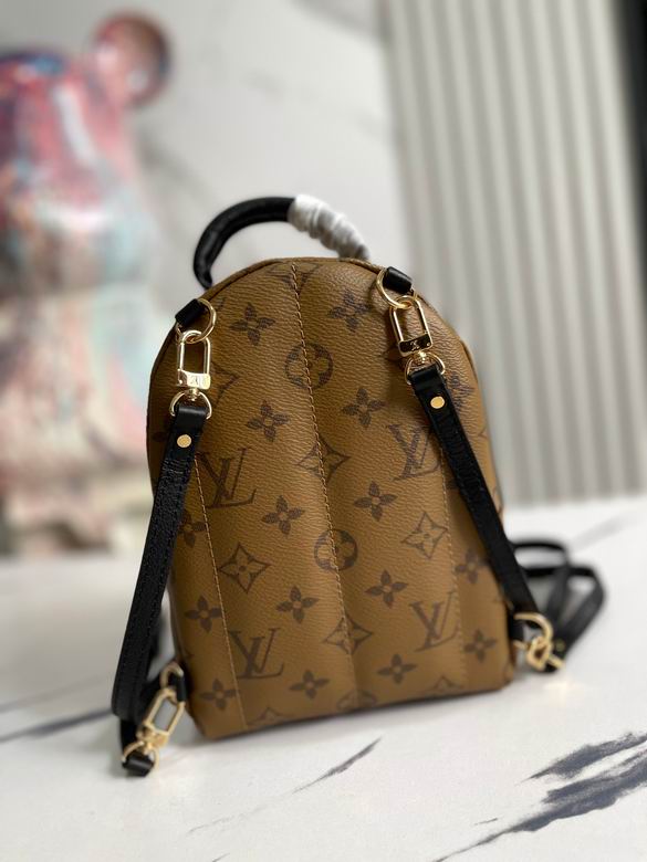 LV Backpack M44872 17X22X10cm XM