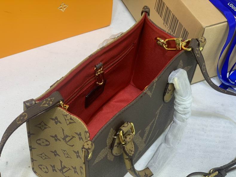 LV BAG onthego M45039 25x19x11.5 cm cs