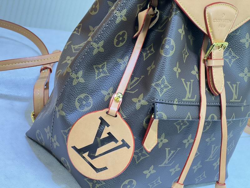 LV Backpack Montsouris M45205 27.5x33x14cm ss