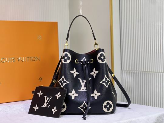 LV BAG Neo M45555 26x26x17.5cm cs