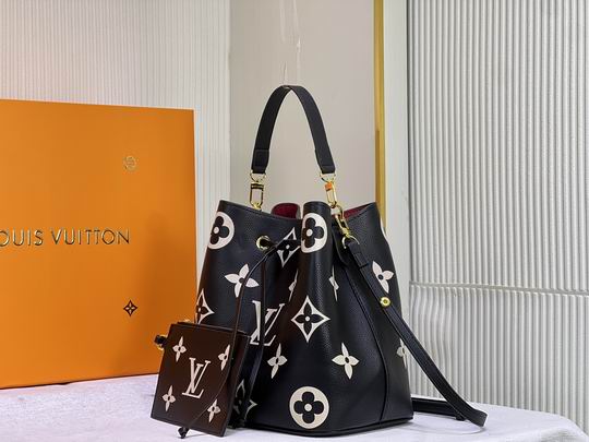 LV BAG Neo M45555 26x26x17.5cm cs