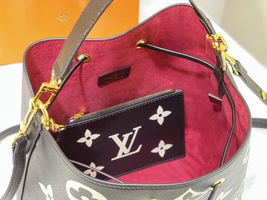 LV BAG Neo M45555 26x26x17.5cm cs