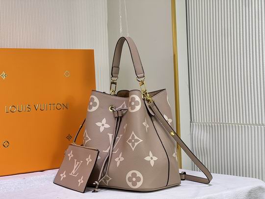 LV BAG Neo M45555 26x26x17.5cm cs