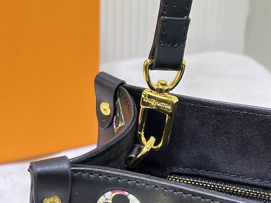 LV BAG OnTheGo M45659 25cm