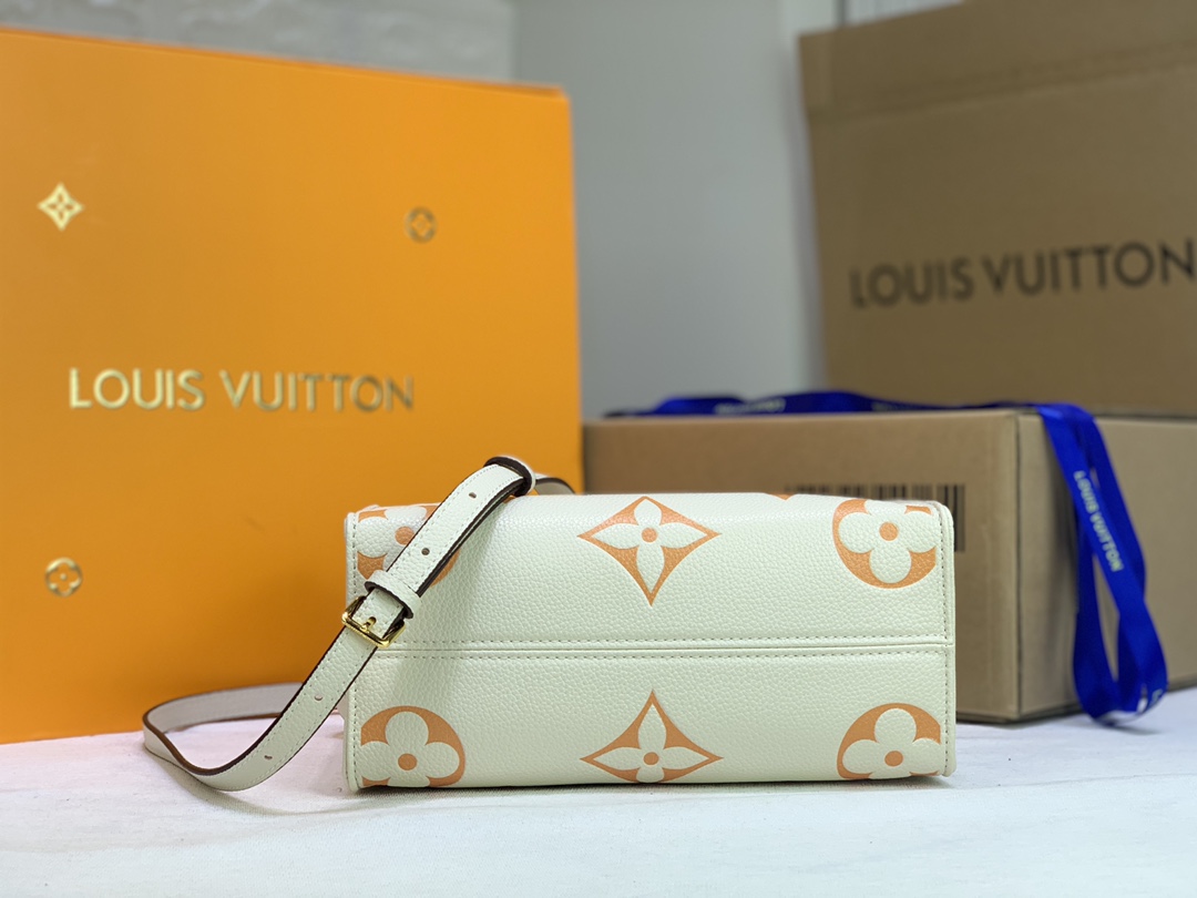 LV BAG onthego M45659 25x19x11.5 cm cs