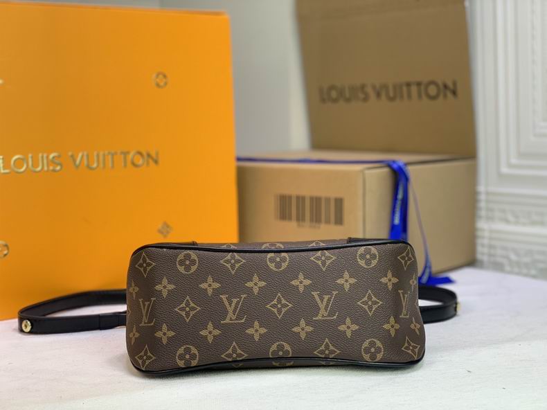 LV BAG Vintage M45832 29x20x12 cm cs