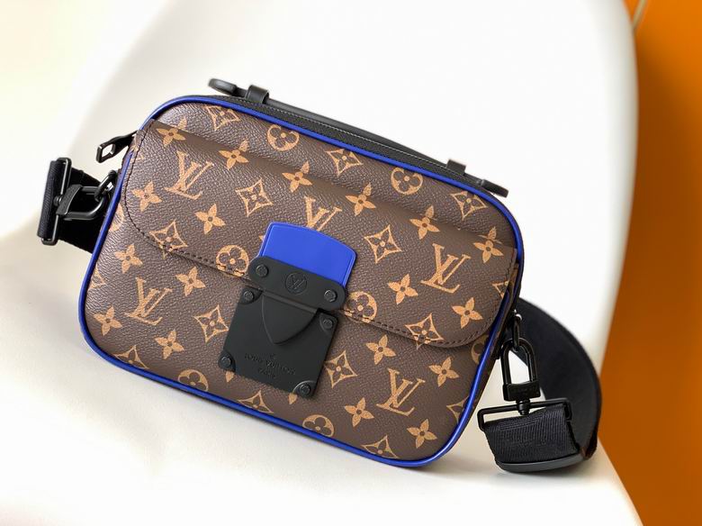 LV BAG Messenger bag M45836 22X18X8cm XM