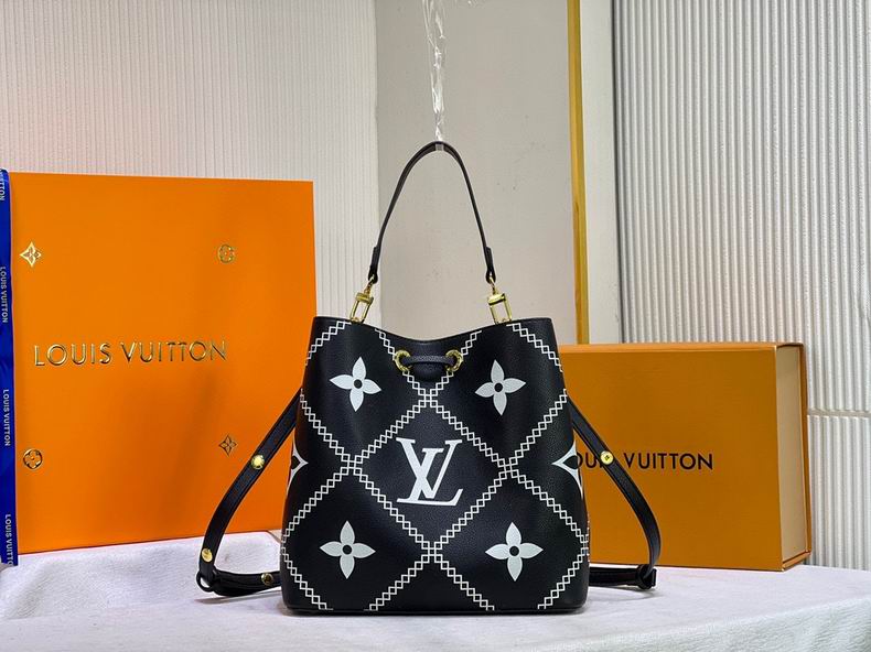 LV BAG Noe M46029 26X26X17.5 cm cs