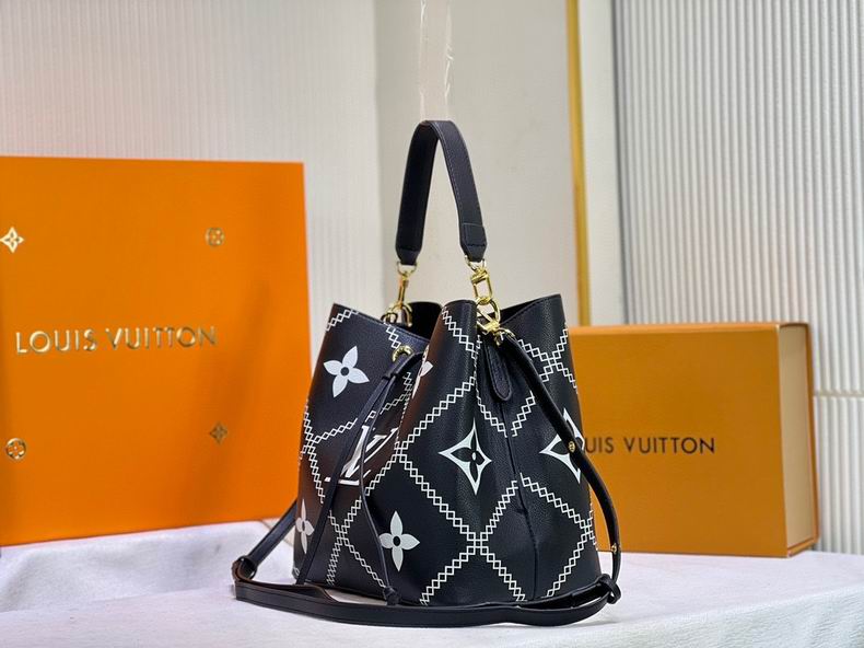 LV BAG Noe M46029 26X26X17.5 cm cs