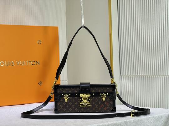 LV BAG Petite Malle M46120 27x12x6.5cm cs