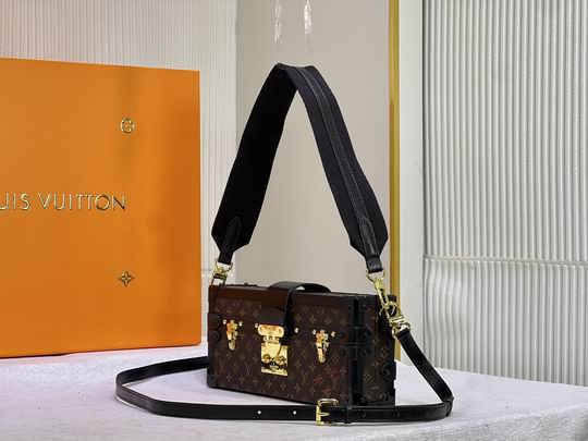 LV BAG Petite Malle M46120 27x12x6.5cm cs