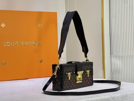 LV BAG Petite Malle M46120 27x12x6.5cm cs