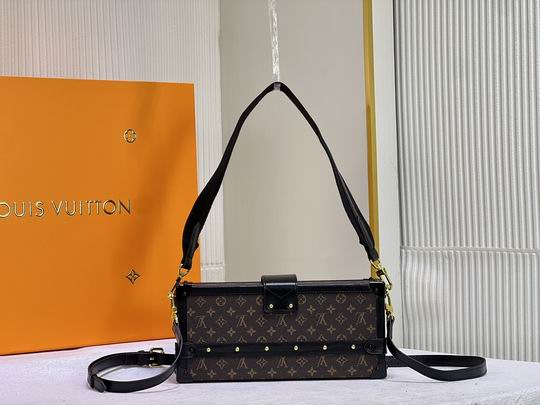 LV BAG Petite Malle M46120 27x12x6.5cm cs