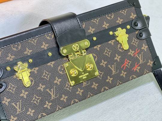 LV BAG Petite Malle M46120 27x12x6.5cm cs