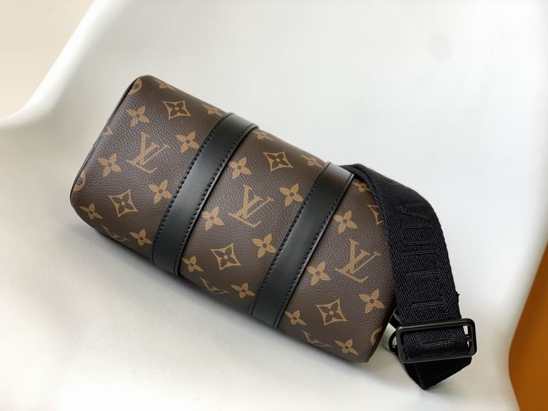 LV Bags Men M46249 25X15X11cm XM