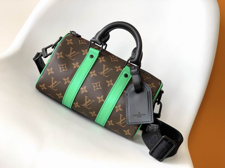 LV Bags Men M46249 25X15X11cm XM