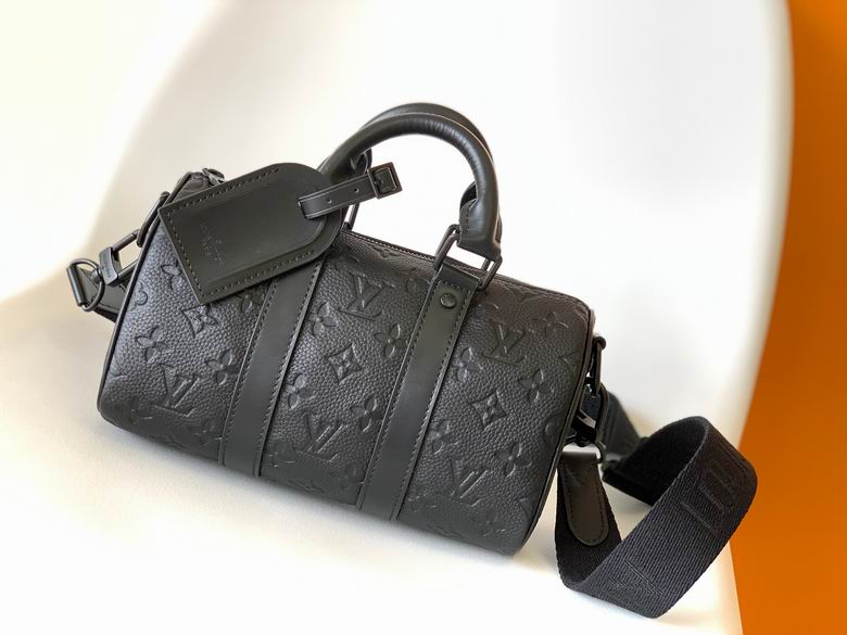 LV Bags Men M46249 25X15X11cm XM