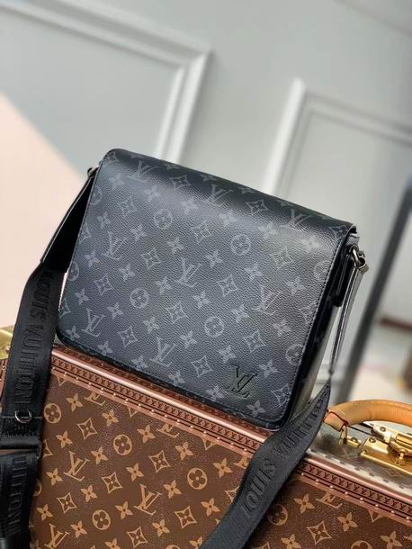 LV BAG District M46255 26x20x7cm CN