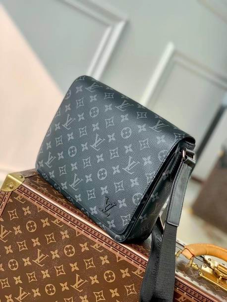 LV BAG District M46255 26x20x7cm CN