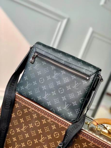 LV BAG District M46255 26x20x7cm CN