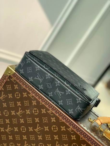 LV BAG District M46255 26x20x7cm CN