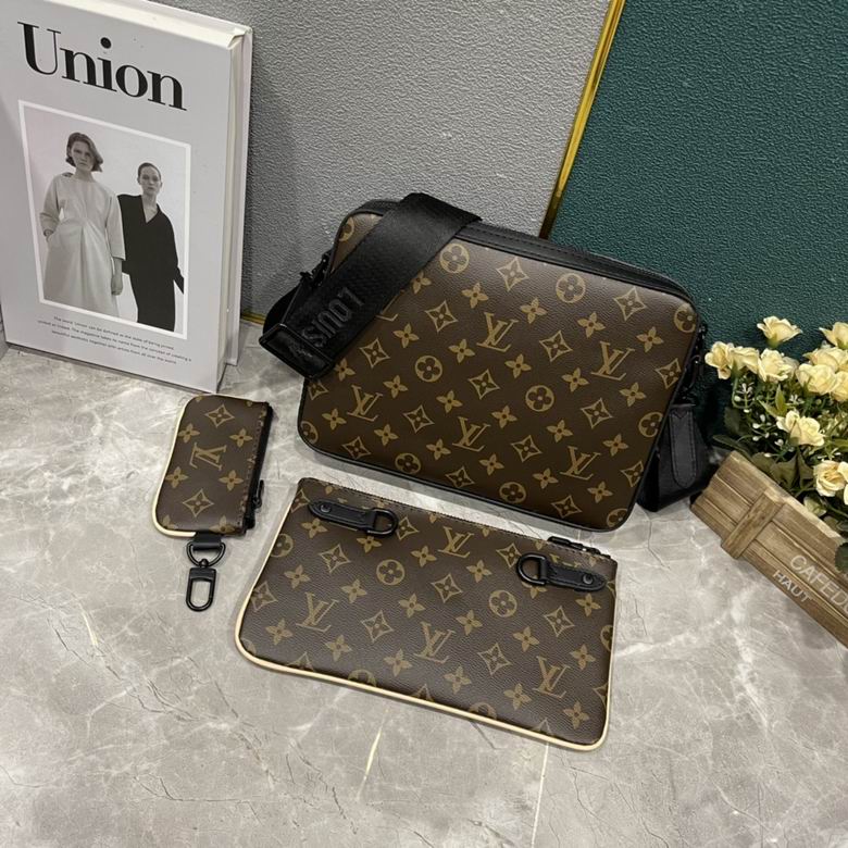 LV BAG Messenger bag M46266 25X18.5X7cm YG